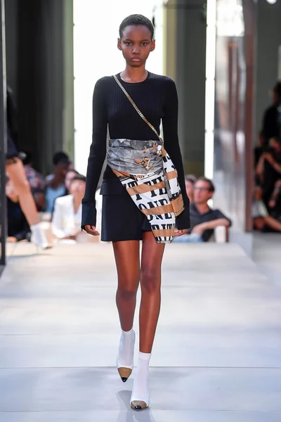 Look 90